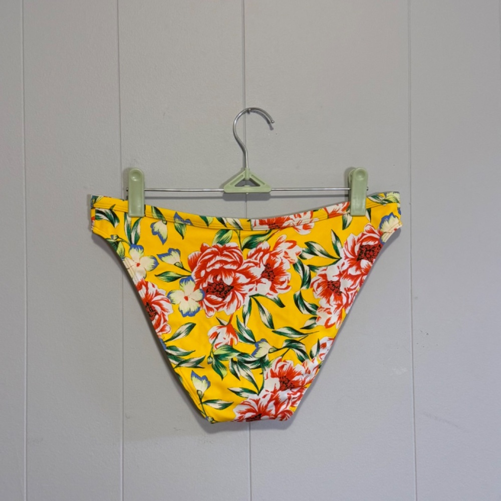 Out From Under Yellow Floral High Cut Cheeky Bikini Bottom Size Medium NWT - Picture 2 of 3